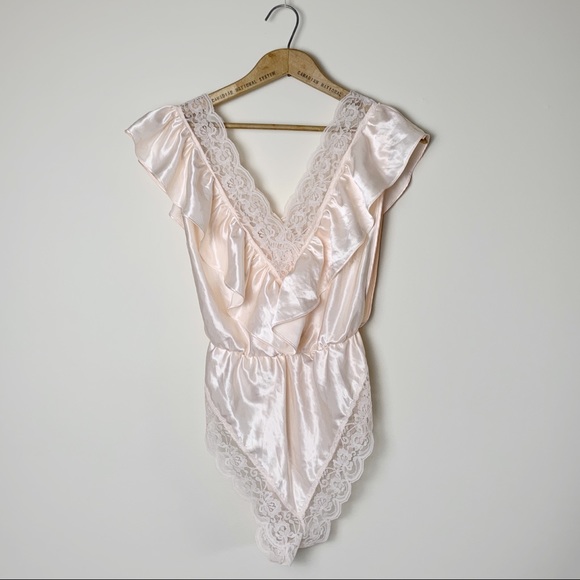 Vintage Other - 80s ruffle lingerie, with high cut hips.